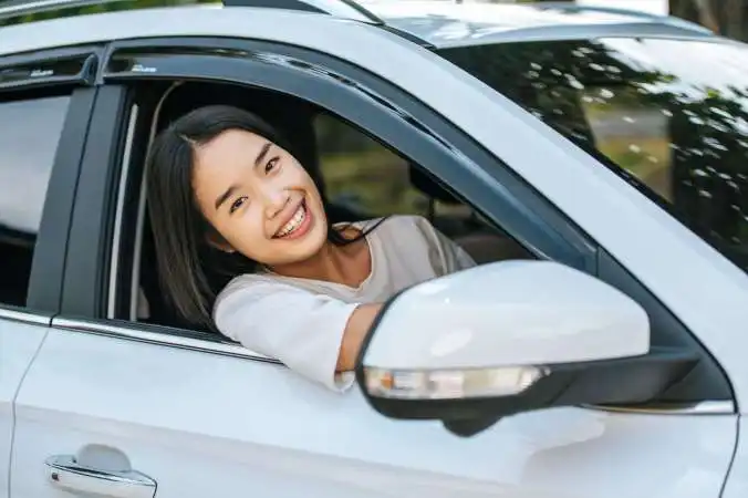 汽車借款免留車 VS 傳統汽車貸款：哪一種選擇更划算？
